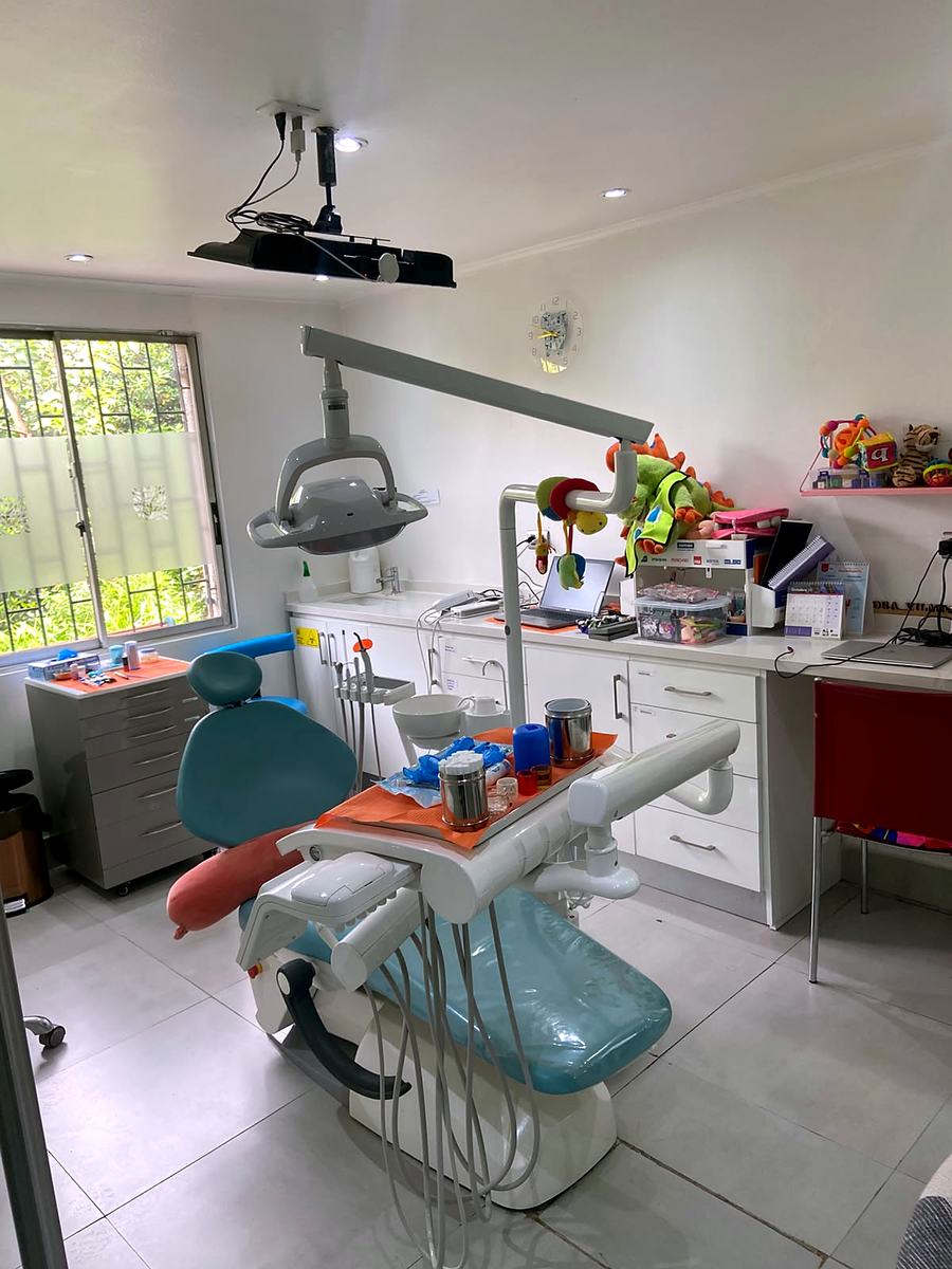 Box dental con sillón y ventana